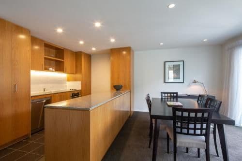 Apartment with Mountain View