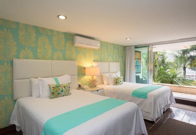 JUNIOR SUITE TWO DOUBLE BEDS