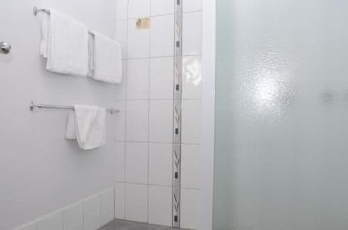 Queen Motel Unit