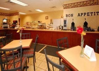 Comfort Suites (Escanaba)2