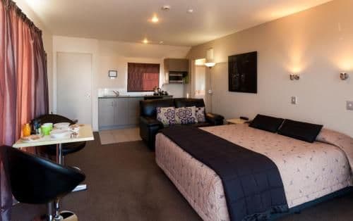 Deluxe Studio with Spa Bath