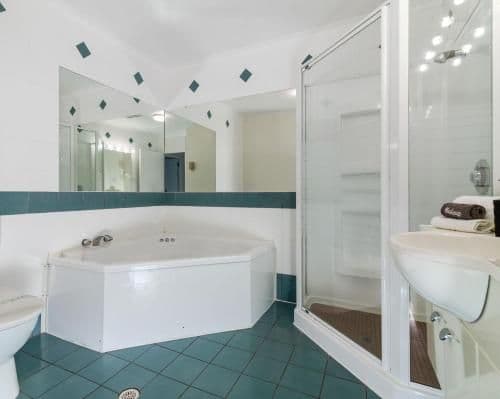 Family One-Bedroom Suite with Bath