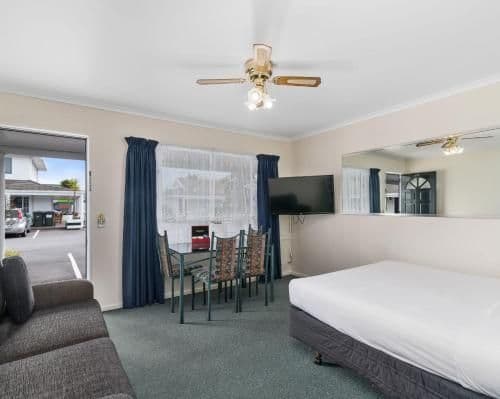 Family One-Bedroom Apartment with Spa Bath