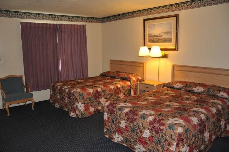 Travelers Inn Manteca1