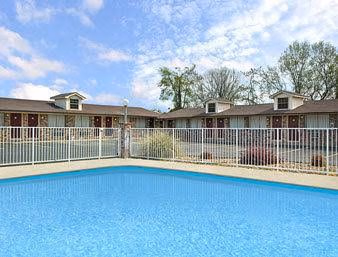 Sunset Inn Clarksville0