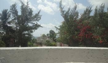 Acamaya Reef Cabanas1