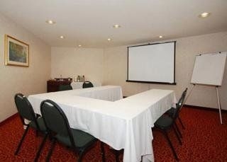 Quality Suites Airport3