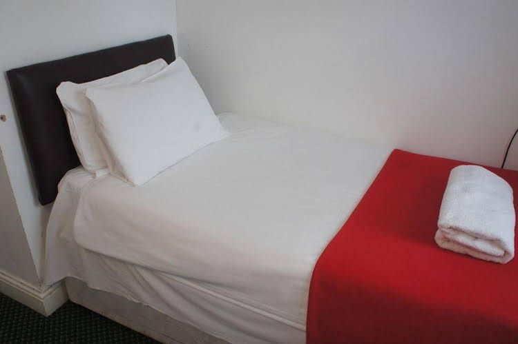โรงแรมพลาซา ลอนดอน (Plaza London Hotel)1