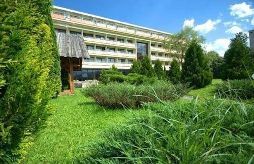 Hyrny0