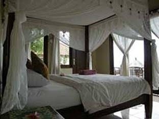 Ware Ware Surf Bungalows0
