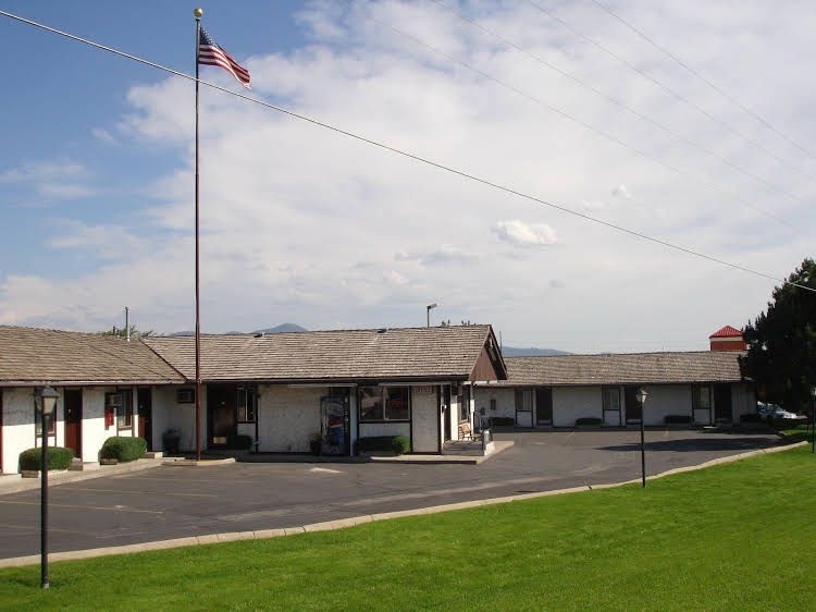 Travelers Inn3