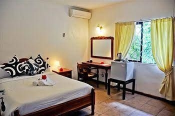 Albizia Lodge Green Estate2