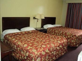 Budget Inn 20002