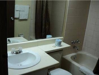 Budget Inn 20004