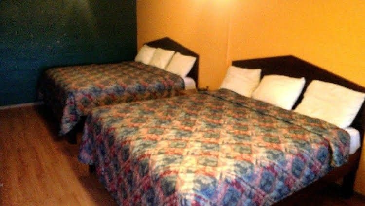 Passport Inn & Suites3