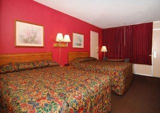 Econo Lodge1