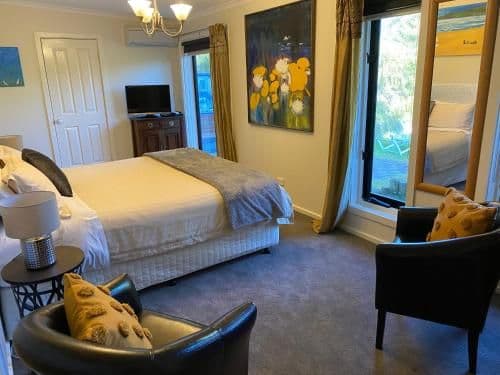Willow King Room