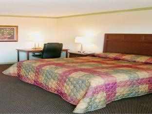 Victorian Inn Midland3