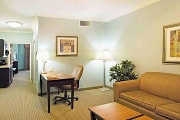 Holiday Inn Express Vernon College Area Highway 2874