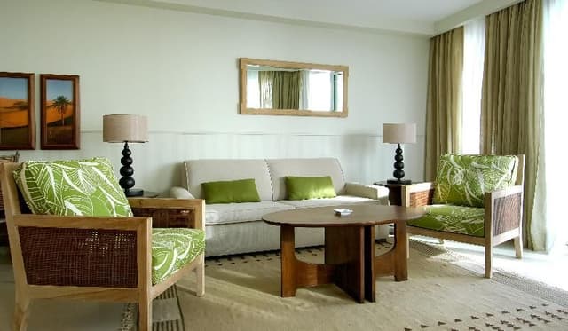 FAMILY ROOM STANDARD