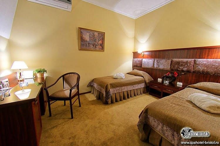 Bristol Spa-Hotel2