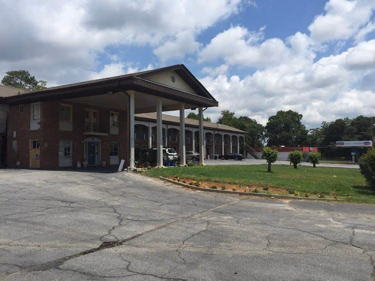 Scottish Inn and Suites Perry2