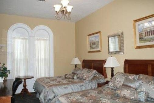 Beacon Hotel Oswego3