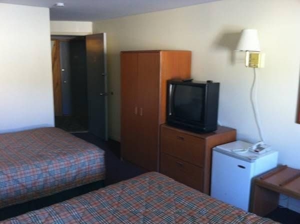 Canada's Best Value Inn (Belleville)1