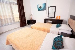 Desert Pearl Apartments0