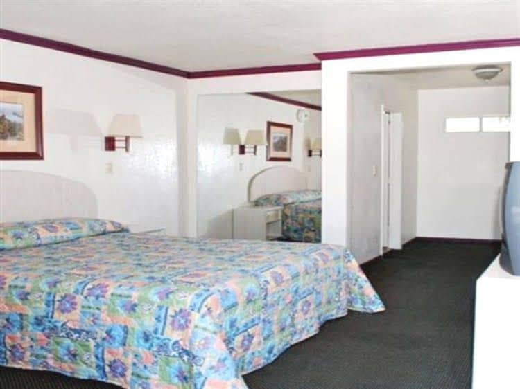American Inn & Suites LAX Airport American Inn & Suites LAX Airport