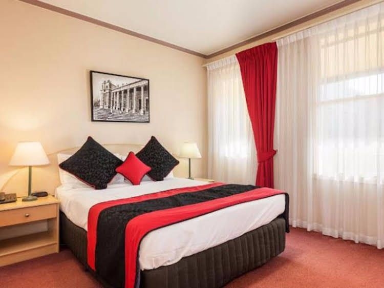 Clocktower Apartment Hotel4