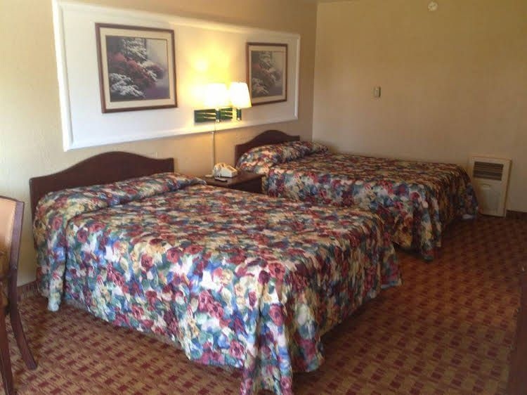 Economy Inn - Vandalia3