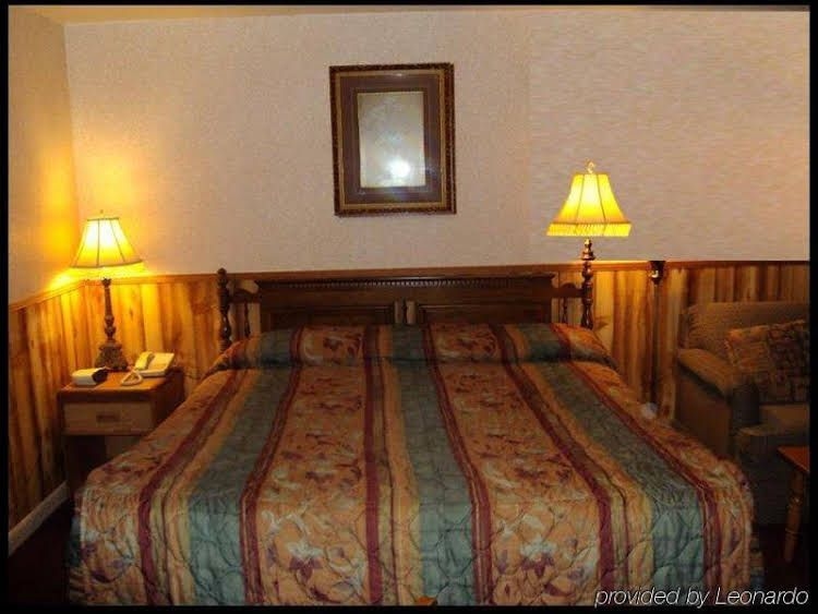 Driftwood Inn2