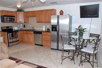 Gulf Breeze Condominium1