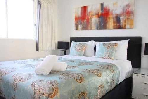 Deluxe One-Bedroom Apartment