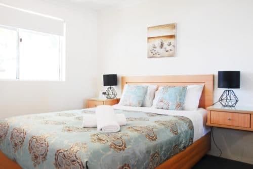 Deluxe One-Bedroom Apartment