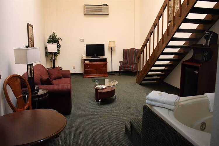 Grand Royale Hotel1
