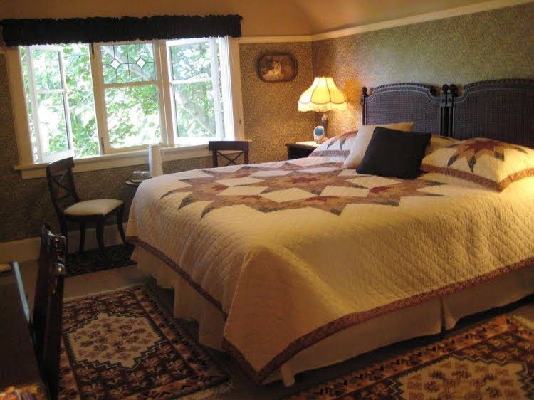 Point Grey Guest House0