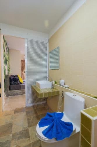 King Studio with Sofa Bed
