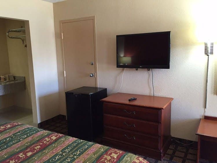 Homelodge Newnan0