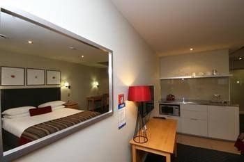 Bentleys Motor Inn3