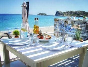Delfini Beach Hotel3
