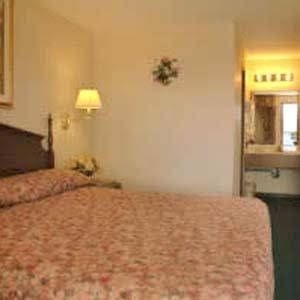 Lakeview Inn2