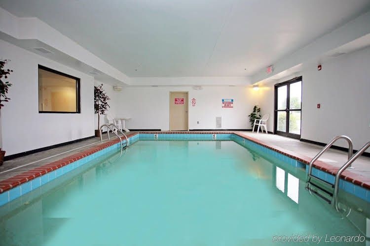 Americas Best Value Inn Louisville4