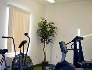Americas Best Value Inn Louisville1