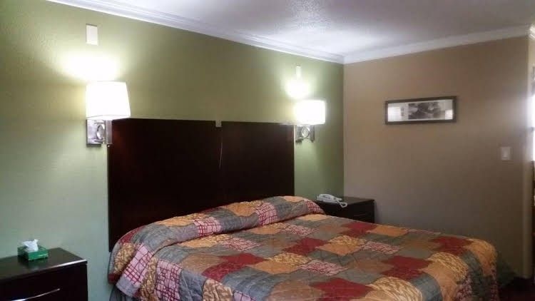 Mounts Motel2