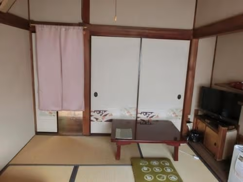 Japanese-Style Single Room with Shared Bathroom - Non-Smoking