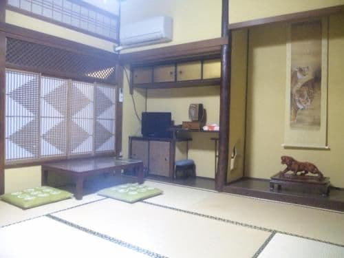 Japanese-Style Quadruple Room with Shared Bathroom - Non-Smoking