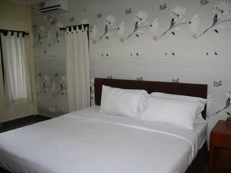 Village Indah Villas3