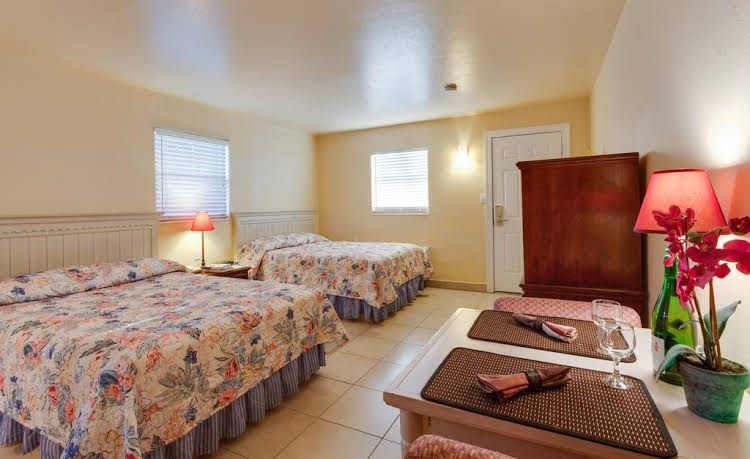 Fountain Cottages Inn0